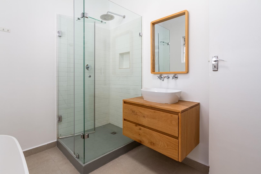 To Let 3 Bedroom Property for Rent in Sea Point Western Cape